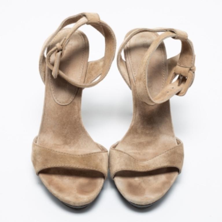 Burberry Sandalias con puño en el tobillo de ante beige talla 39 en venta 3
