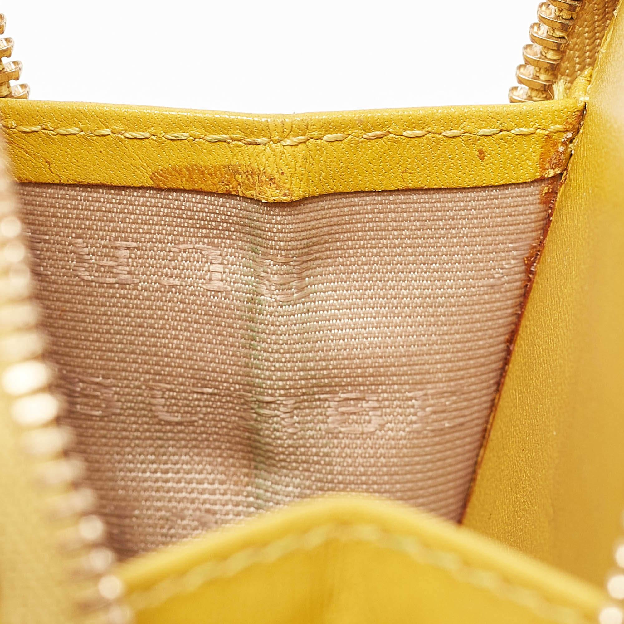 Burberry Beige/Yellow Haymarket Check PVC and Leather Coin Purse In Fair Condition For Sale In Dubai, Al Qouz 2