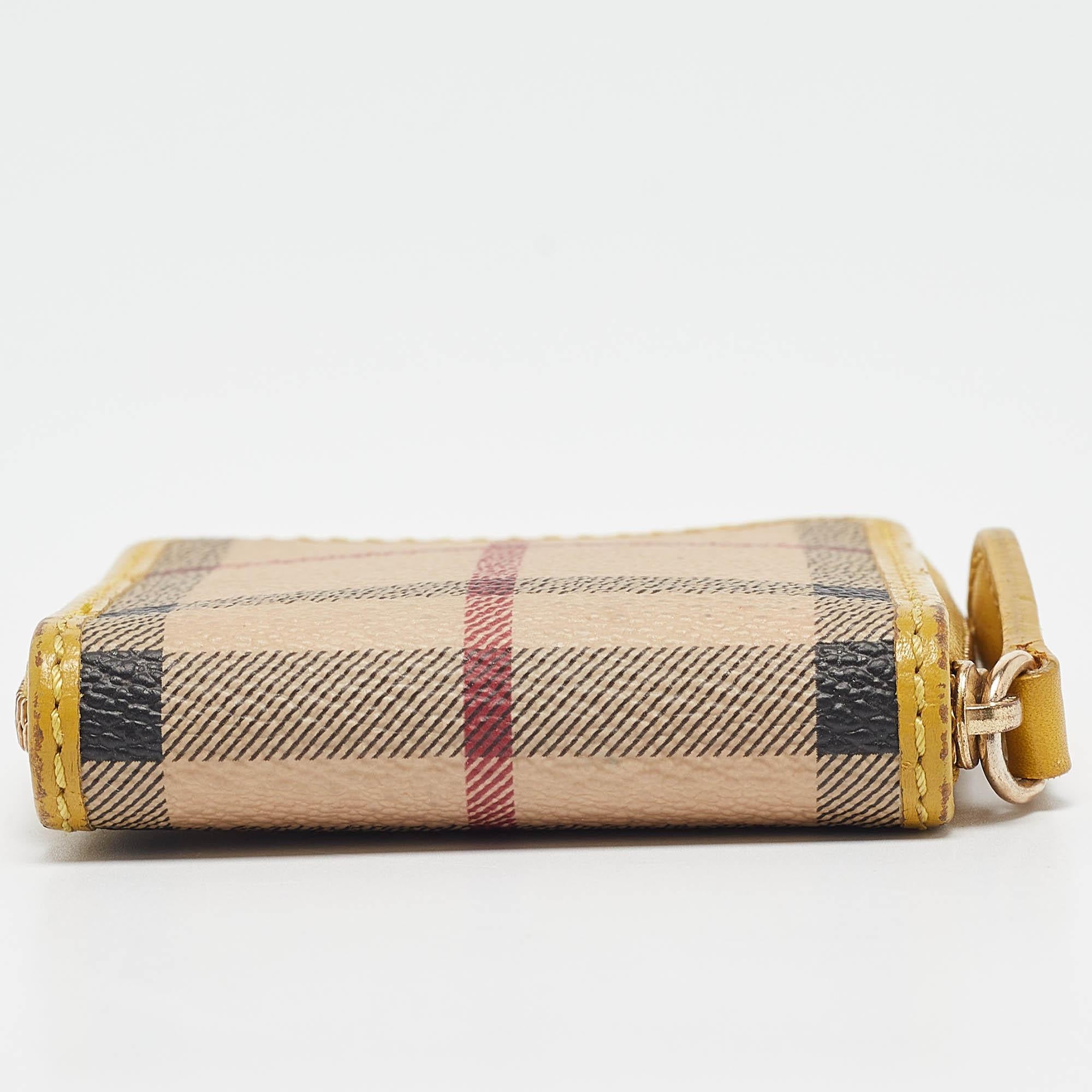 Burberry Beige/Yellow Haymarket Check PVC and Leather Coin Purse For Sale 3