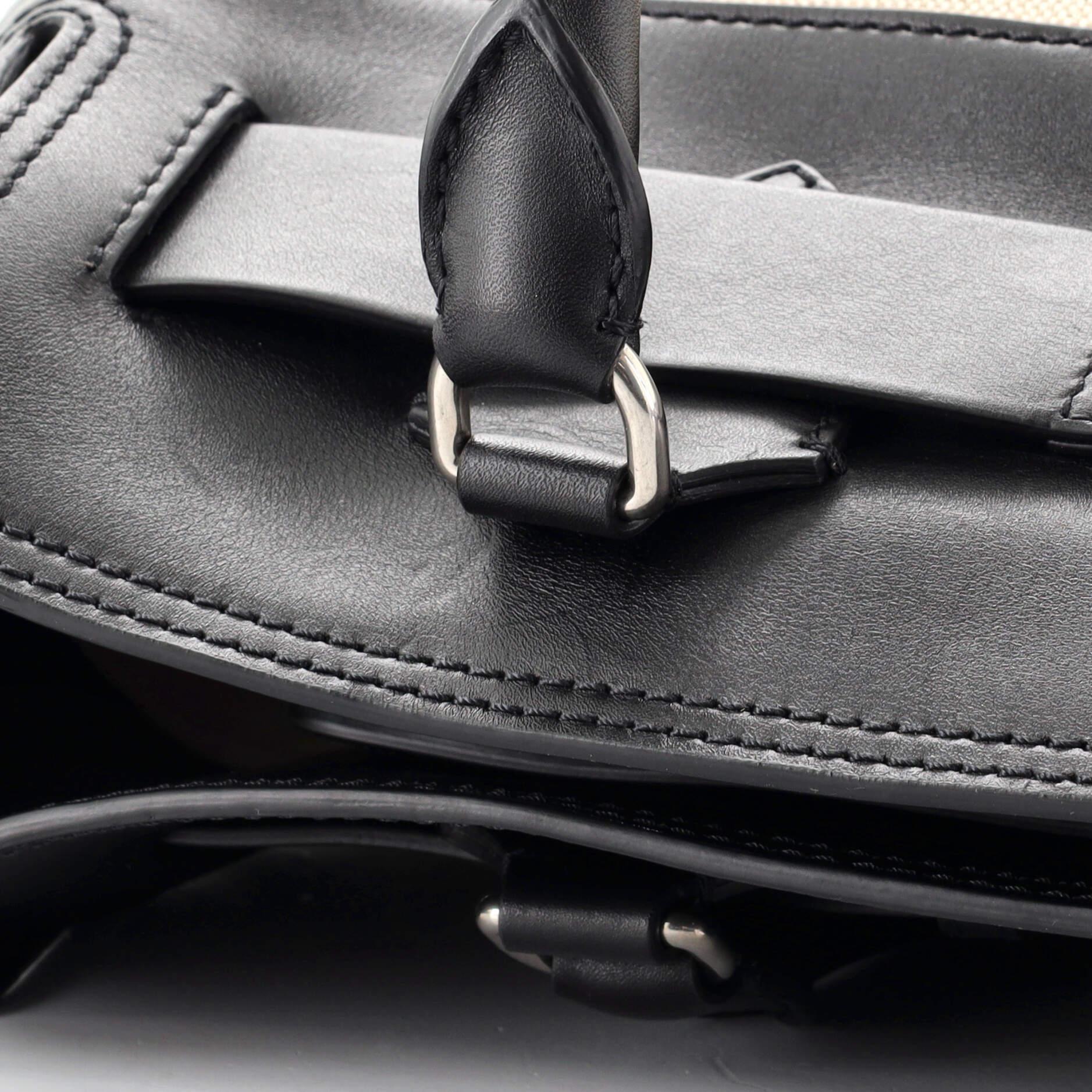 Burberry Tote aus Segeltuch und Leder Medium mit Gürtel 1