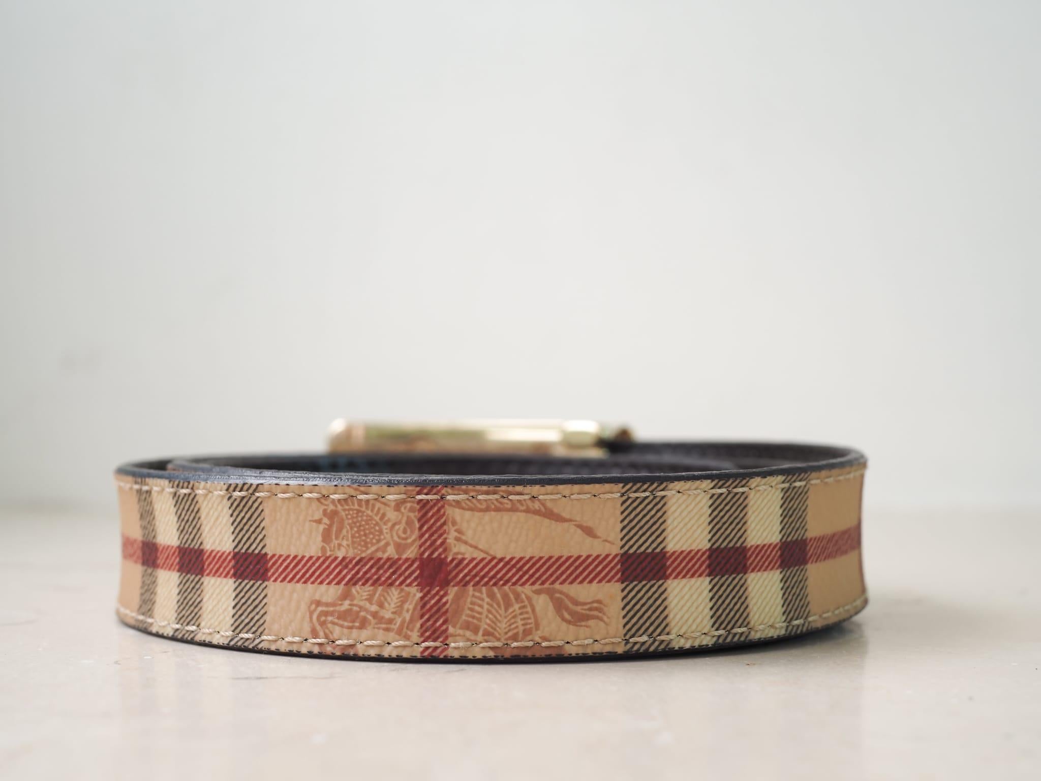 Burberry belt with gold hardware In Good Condition For Sale In Capri, IT