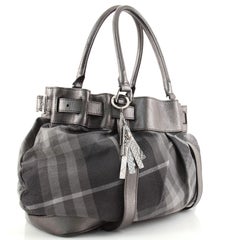 Burberry Tragetasche mit Gürtel Schimmer Nova Karo aus Segeltuch groß