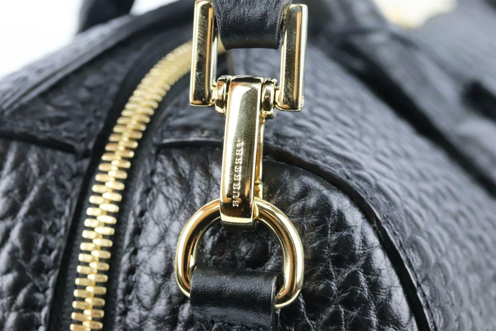 Burberry Borsa Tote media in pelle testurizzata Alchester nera 3