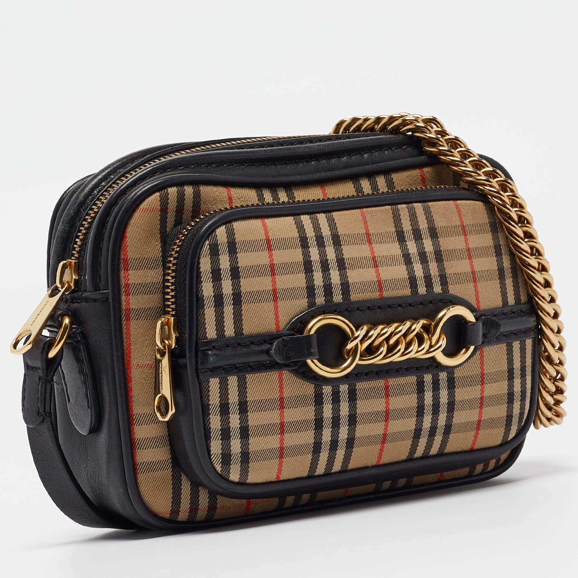 Burberry Black/Beige 1983 Knight Check Fabric and Leather Link Bum Belt Bag In Good Condition For Sale In Dubai, Al Qouz 2