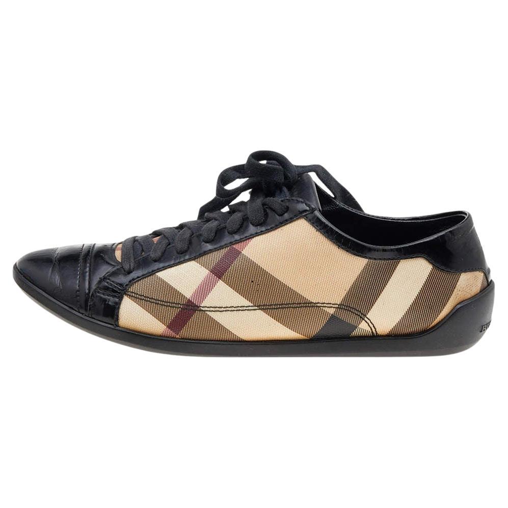 Burberry Black/Beige Canvas And Patent Leather Low Top Sneakers Size 37 For Sale