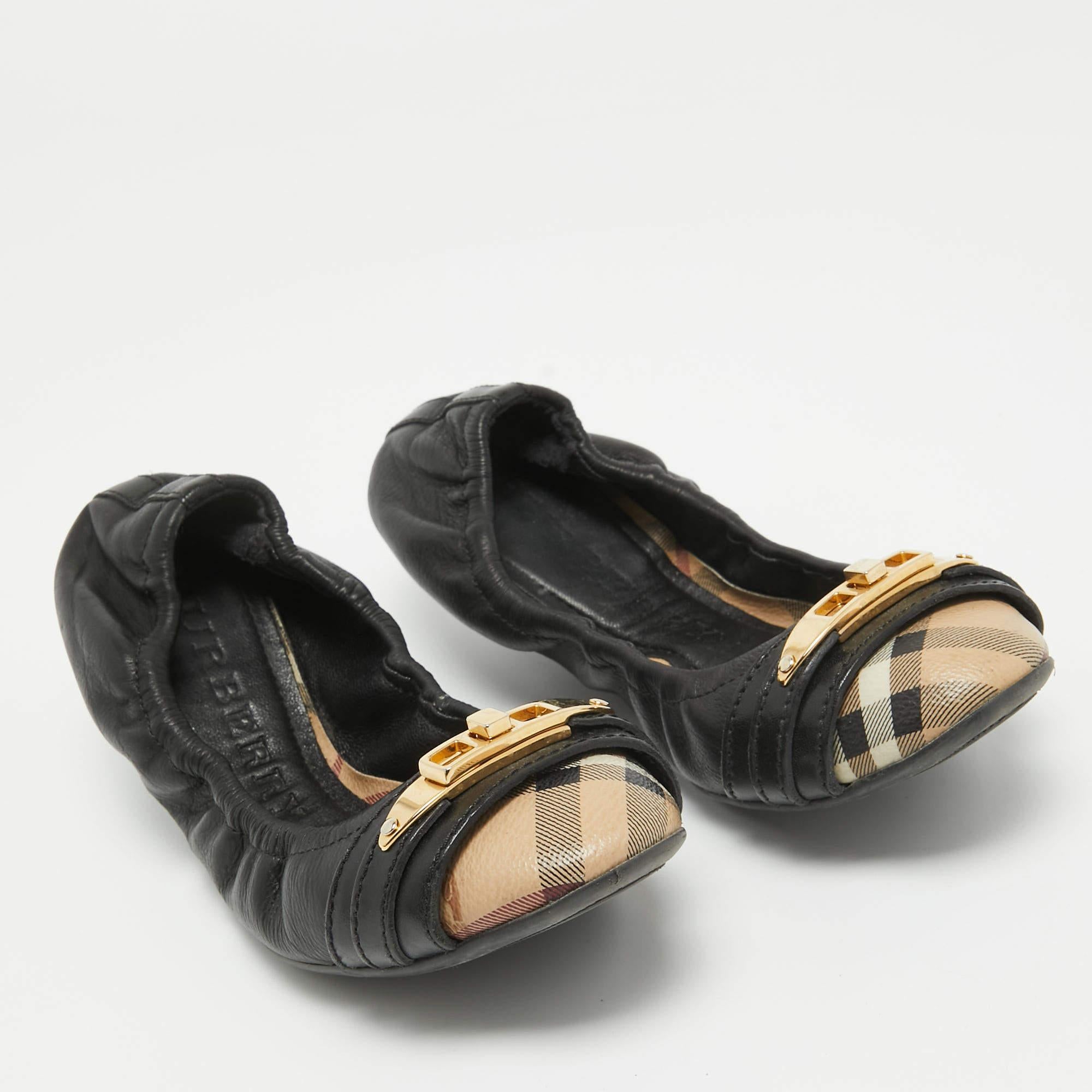 De las mujeres Bailarinas Burberry Negro /Beige House Check Lona y Piel Talla 35 en venta
