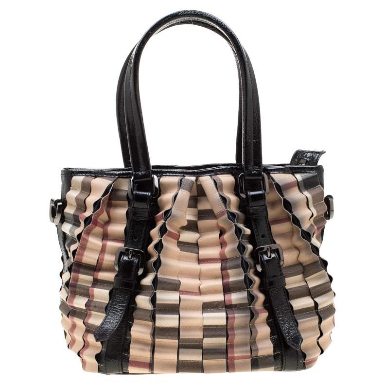 Burberry Black/Beige Nova Check PVC and Patent Leather Cartridge Pleat Tote For Sale