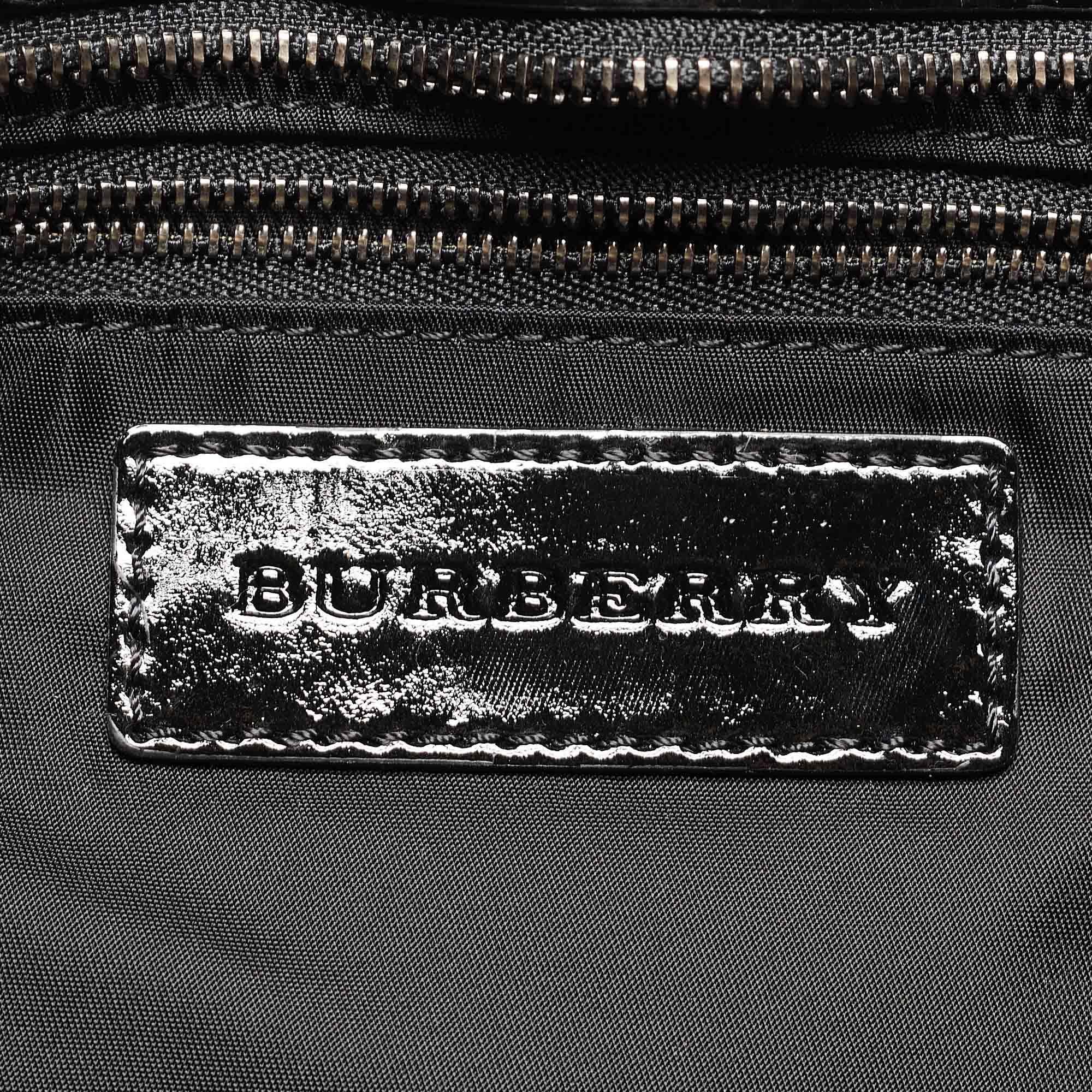 Burberry Black/Beige Nova Check PVC and Patent Leather Hobo For Sale 10