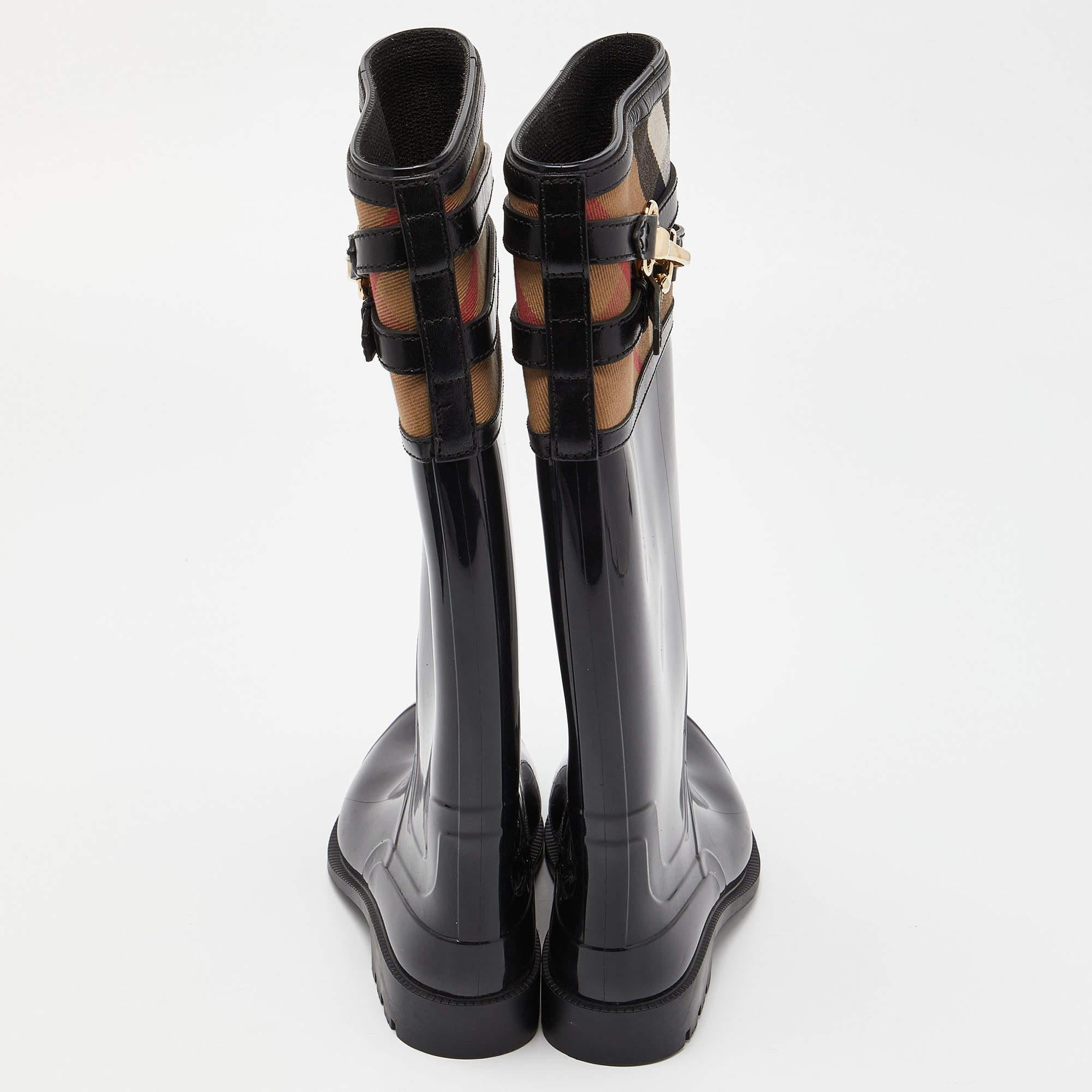 Burberry Black/Beige Patent Leather and House Check Canvas Knee Length Boots Siz For Sale 2
