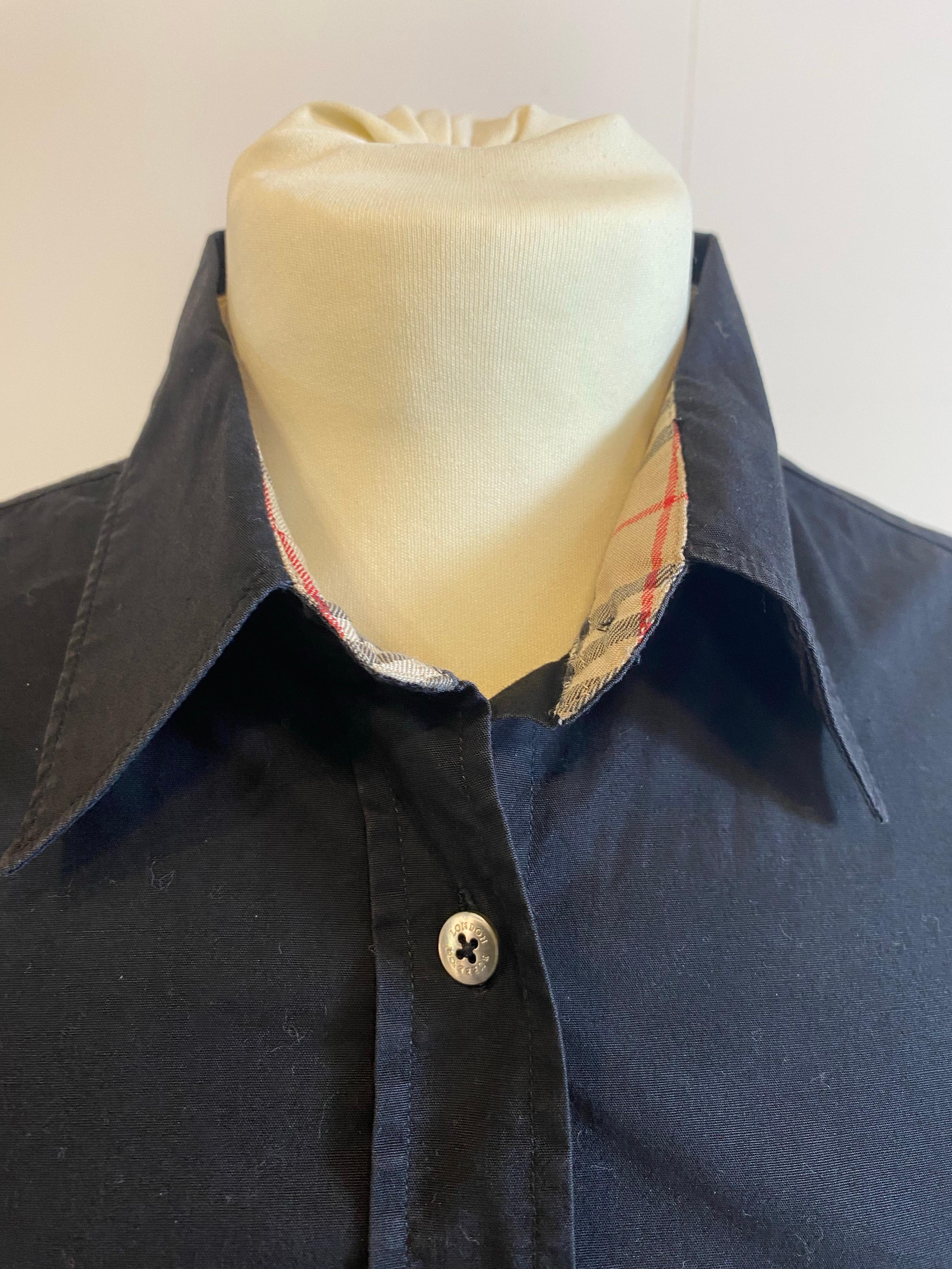 Nero Camicetta Burberry nera in vendita
