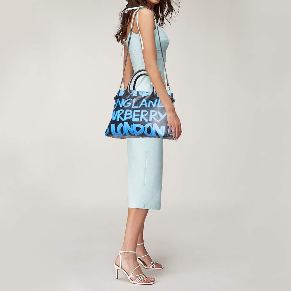 Burberry Black/Blue Leather Medium Graffiti Banner Tote In Good Condition In Dubai, Al Qouz 2