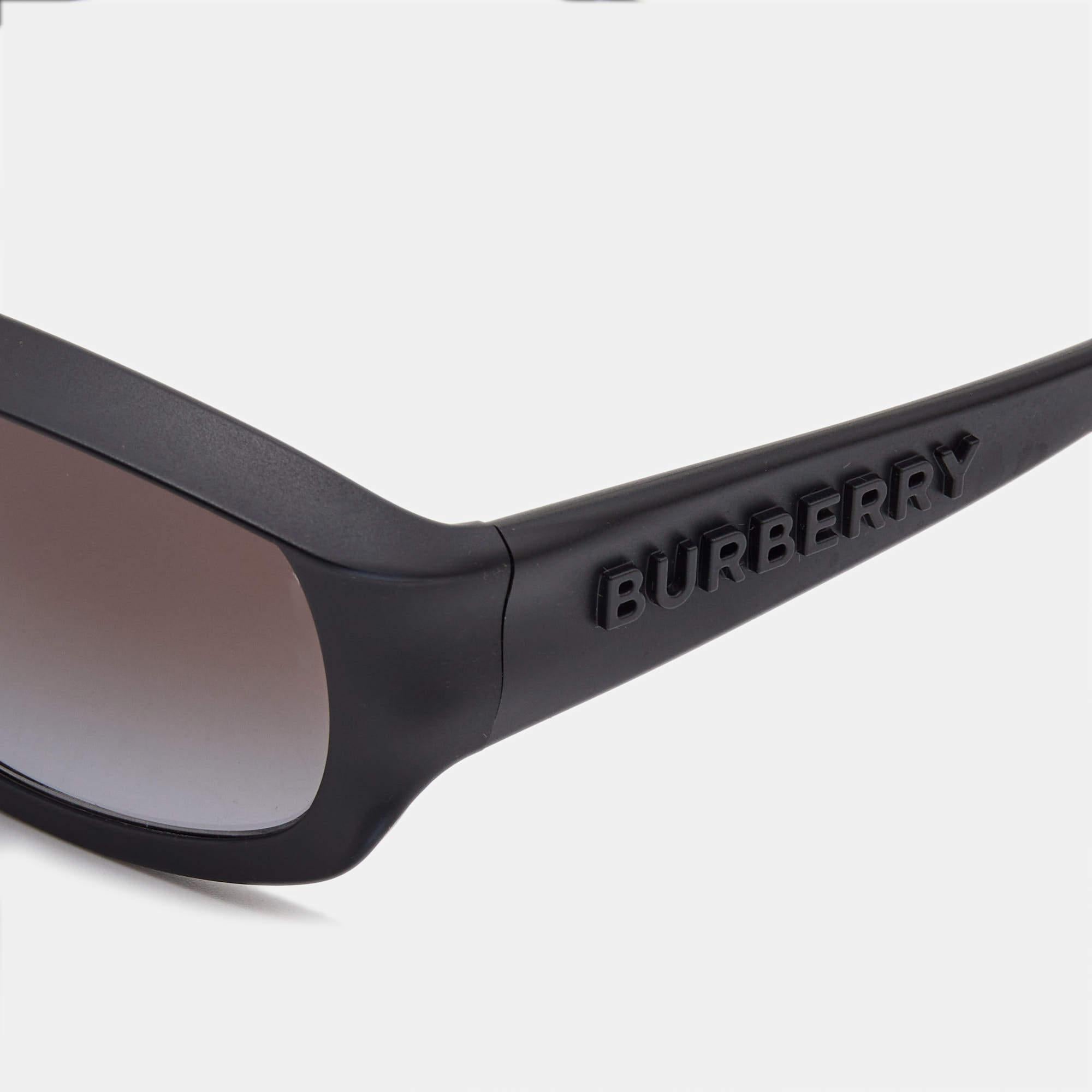 Burberry Black/Brown Gradient B4338 Milton Oval Sunglasses In Excellent Condition In Dubai, Al Qouz 2