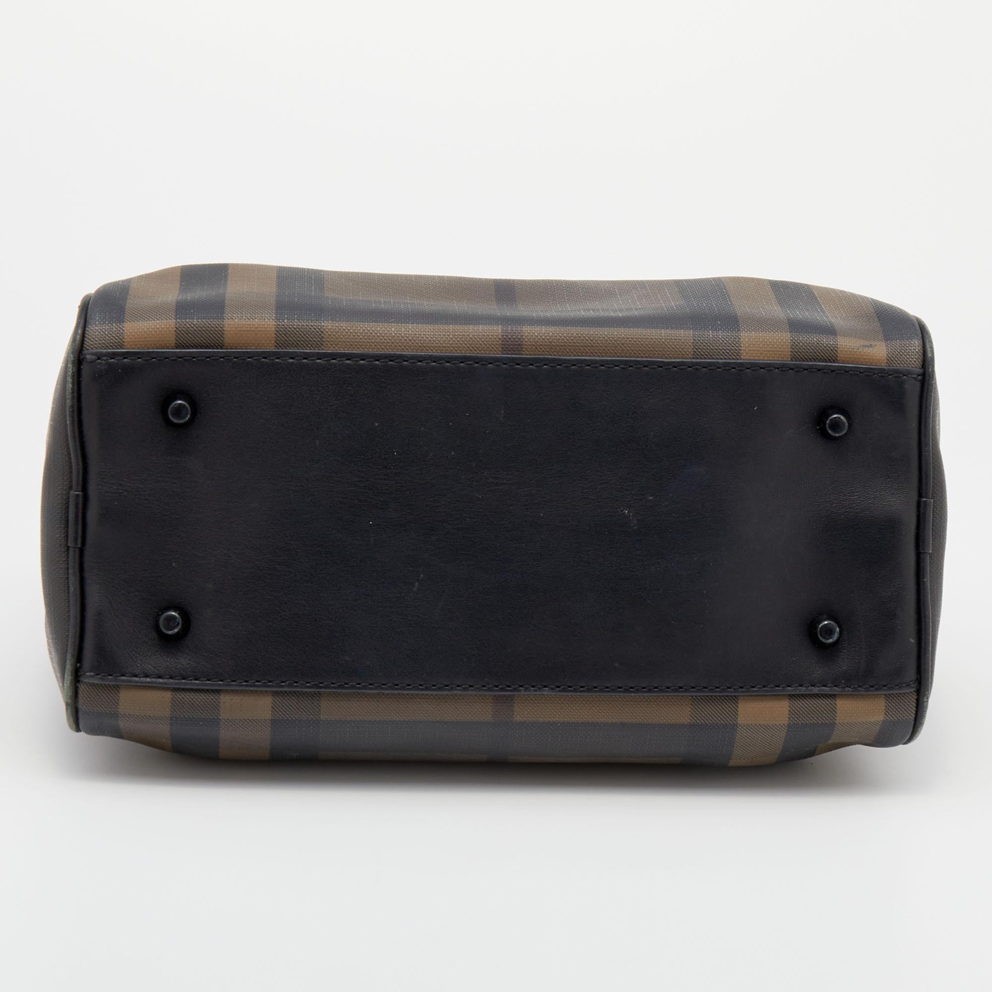 Burberry Black/Brown Leather And Smoke Check PVC Chester Duffel Bag In Good Condition In Dubai, Al Qouz 2