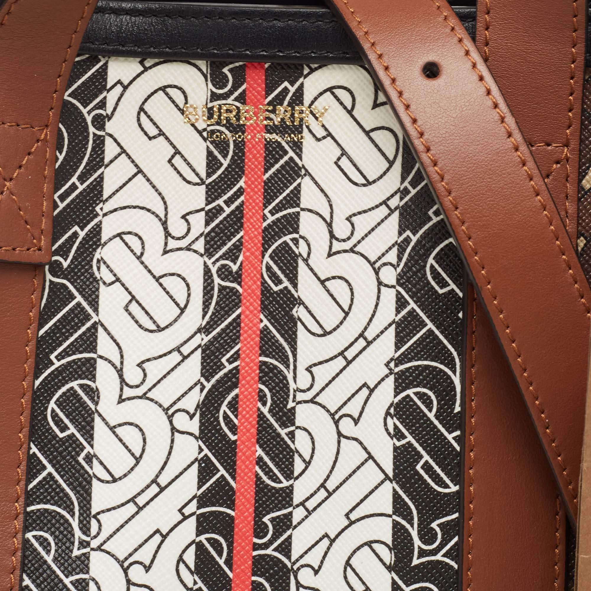 Bolso Burberry Negro/Marrón TB Monograma Lienzo Estucado y Piel Raya Retrato en venta 1