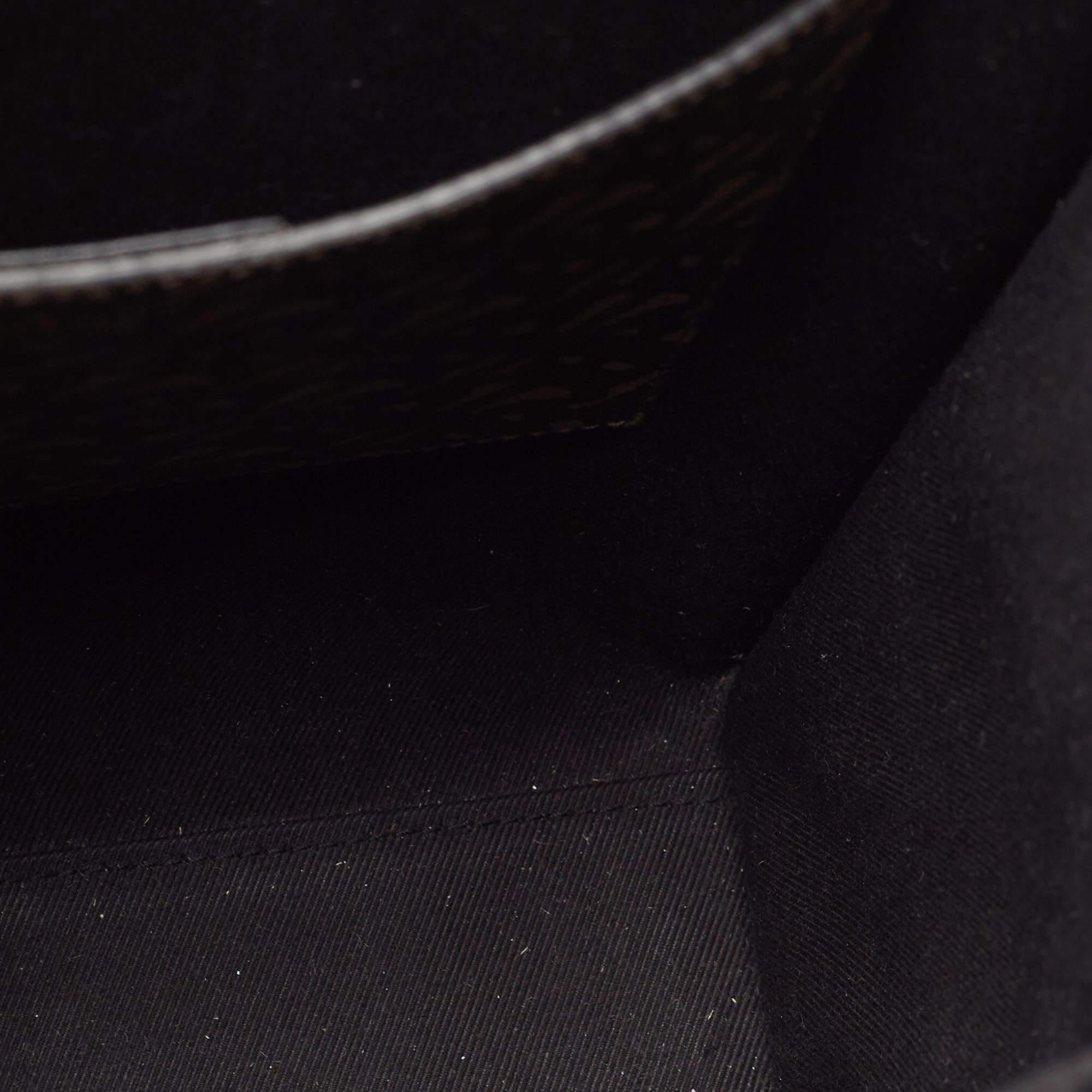 Bolso Burberry Negro/Marrón TB Monograma Lienzo Estucado y Piel Raya Retrato en venta 3