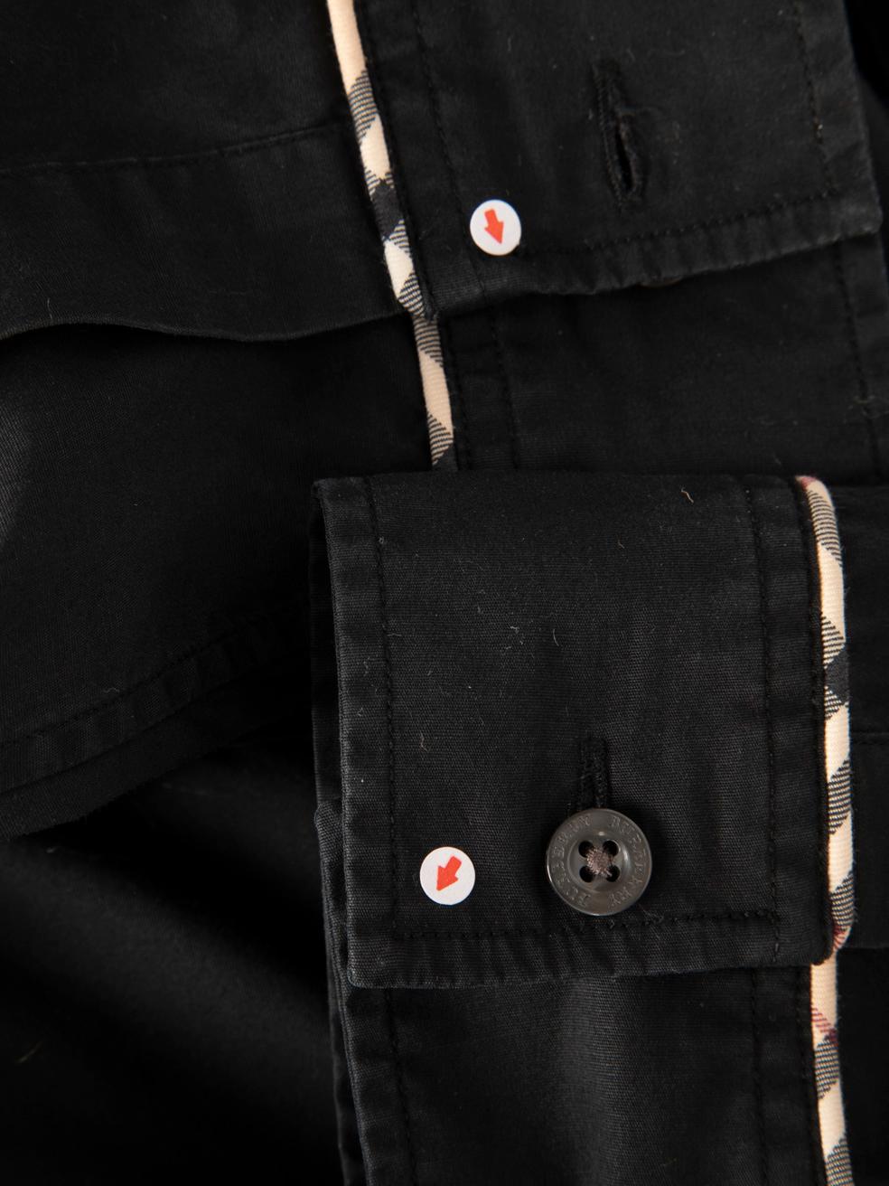 Donna Burberry, camicia nera con bottoni e profili Nova Check, taglia S