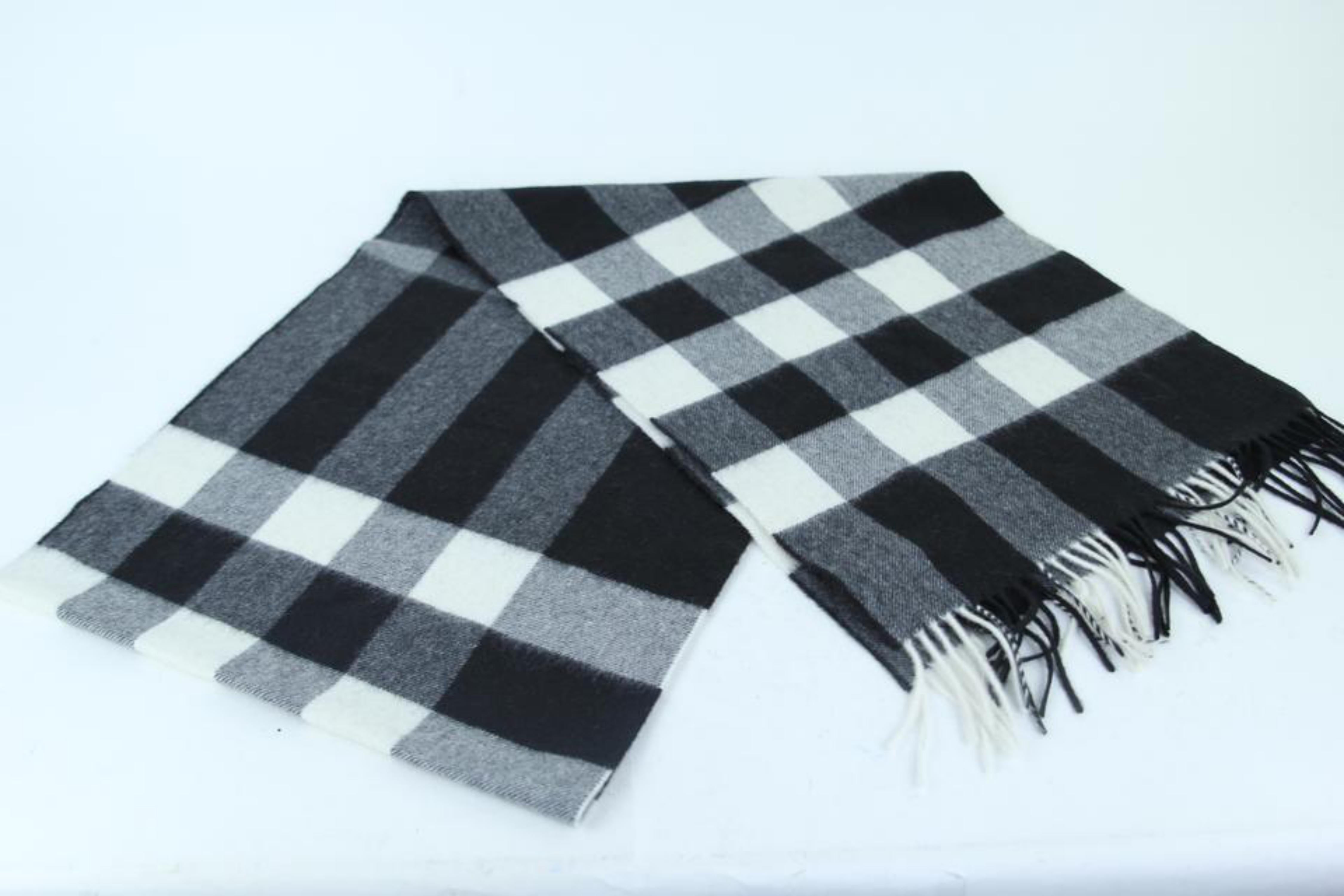 the large classic cashmere scarf in check