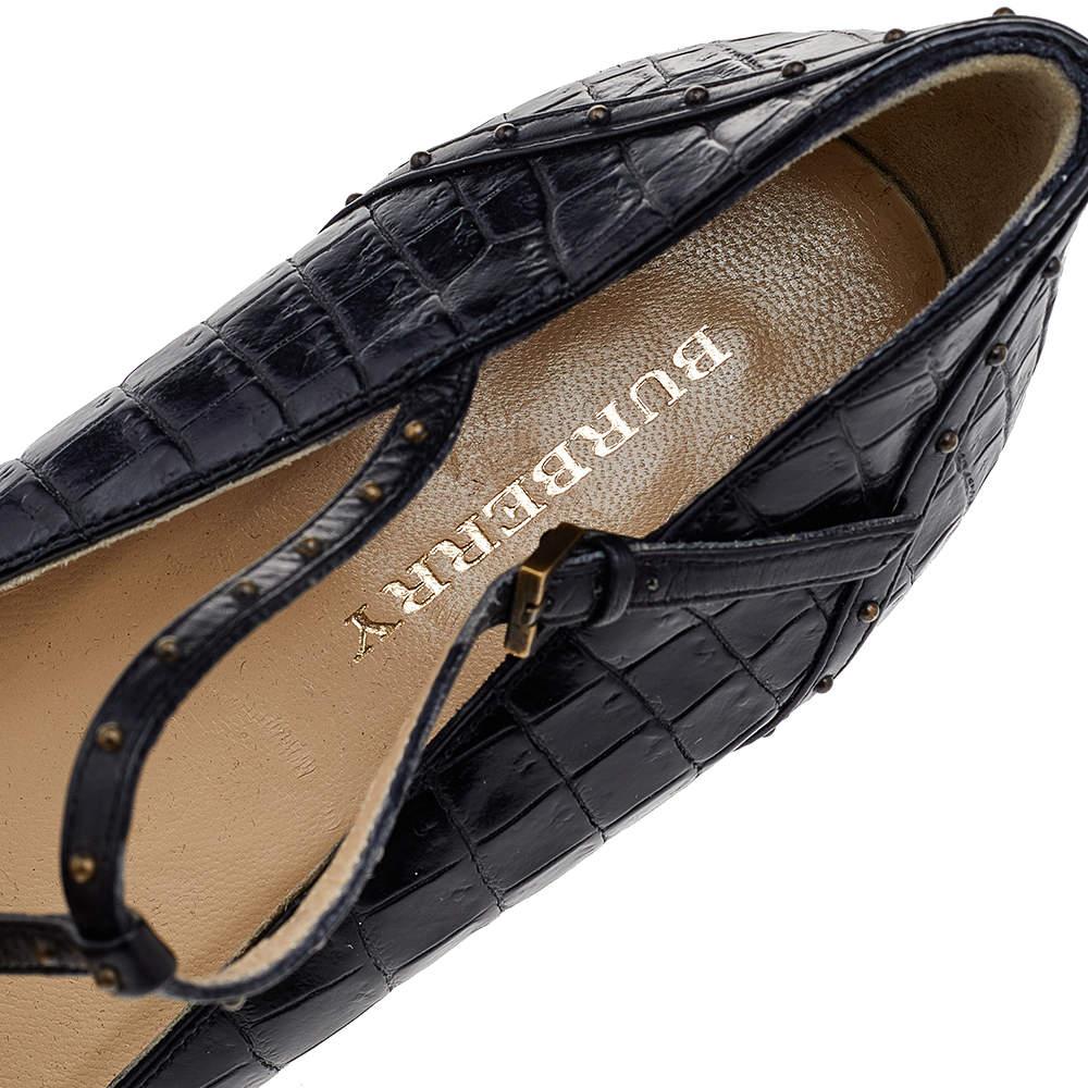 Burberry Black Croc Embossed Leather Pumps Size 40 For Sale 3