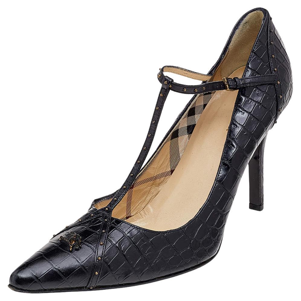 Burberry Black Croc Embossed Leather Pumps Size 40 For Sale