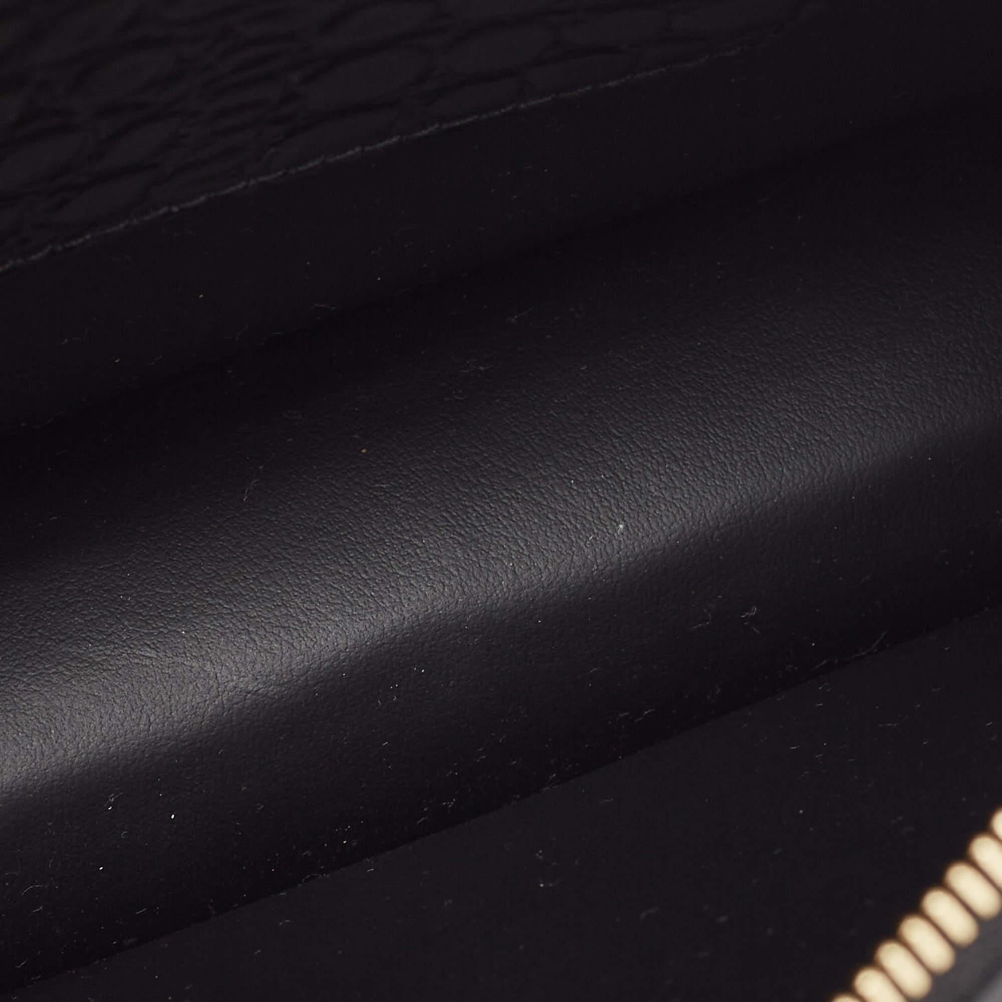 Burberry Black Croc Embossed Leather Shoulder Bag For Sale 6