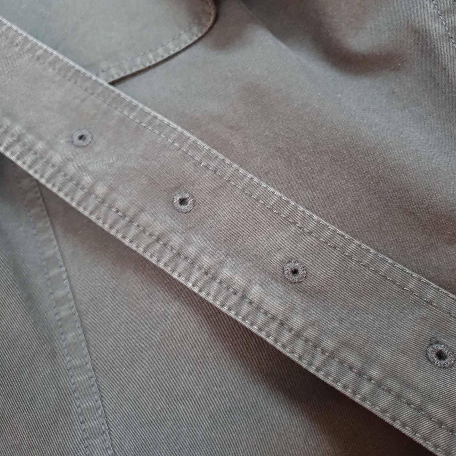 Trench-coat noir à double boutonnage de Burberry - Taille 40 en vente 5