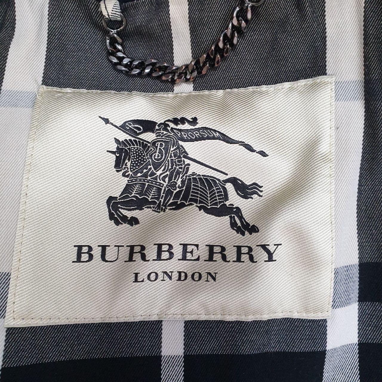 Trench-coat noir à double boutonnage de Burberry - Taille 40 Bon état - En vente à Krakow, PL