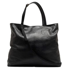 Used Burberry Black Embossed Leather New Flat Bag