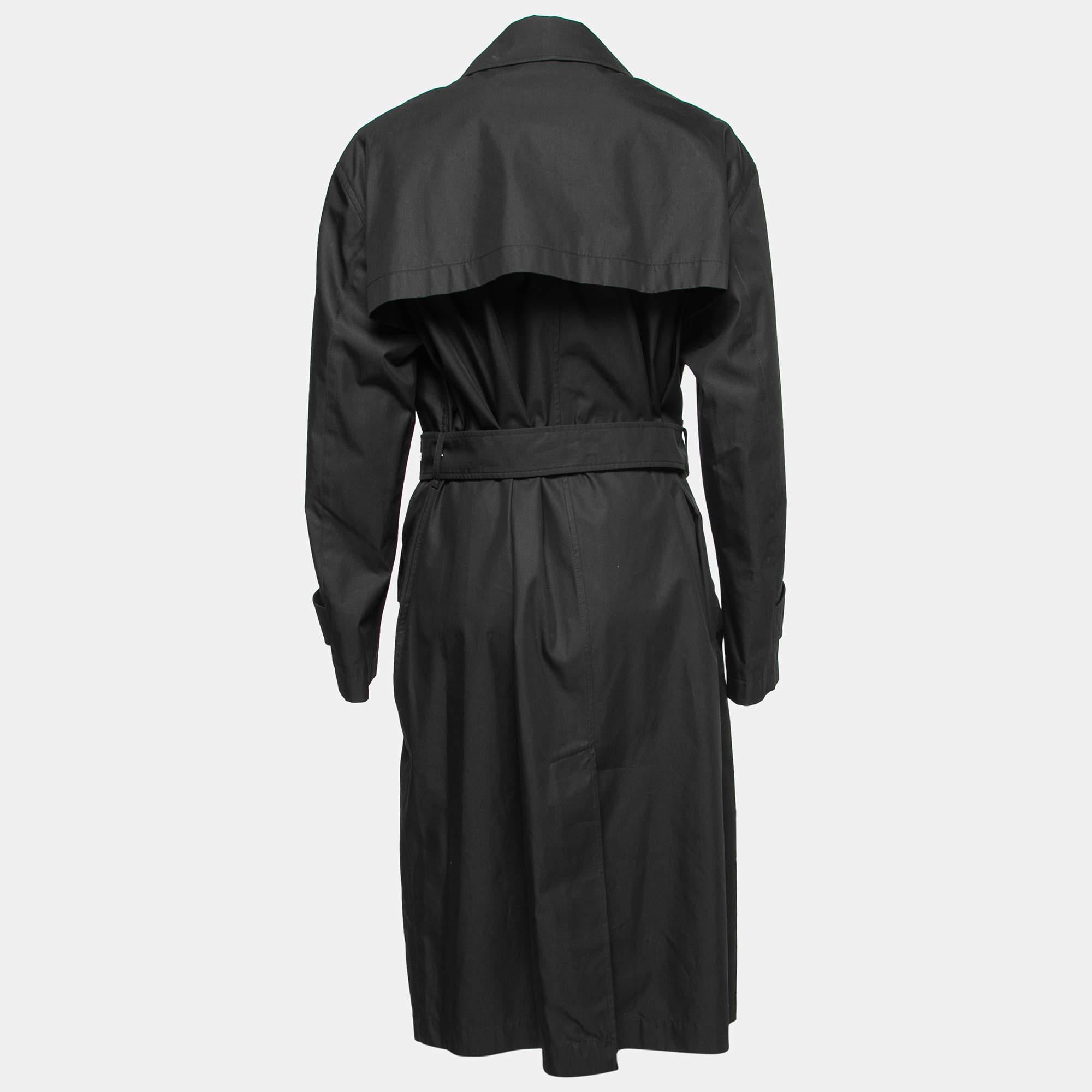 Coats like this one are an amazing accessory to polish your attire. Made from good fabrics and detailed with a noticeable design, this coat ensures your looks are always on point.

Includes: White dust bag, Brand Tag, Price Tag