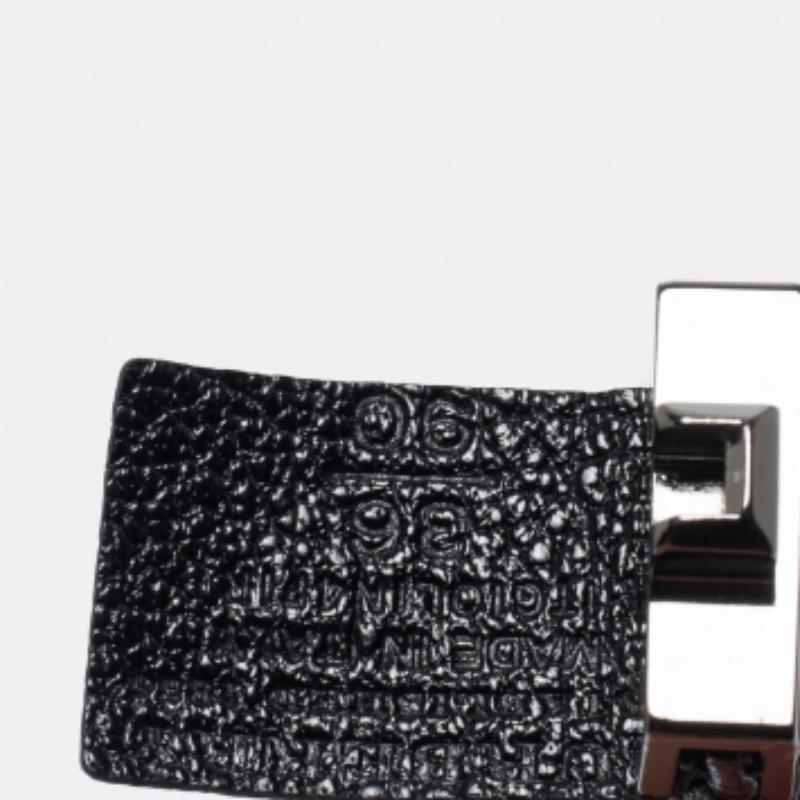 Burberry Schwarzer geraffter Ledergürtel mit schlanker Taille 90CM Damen im Angebot