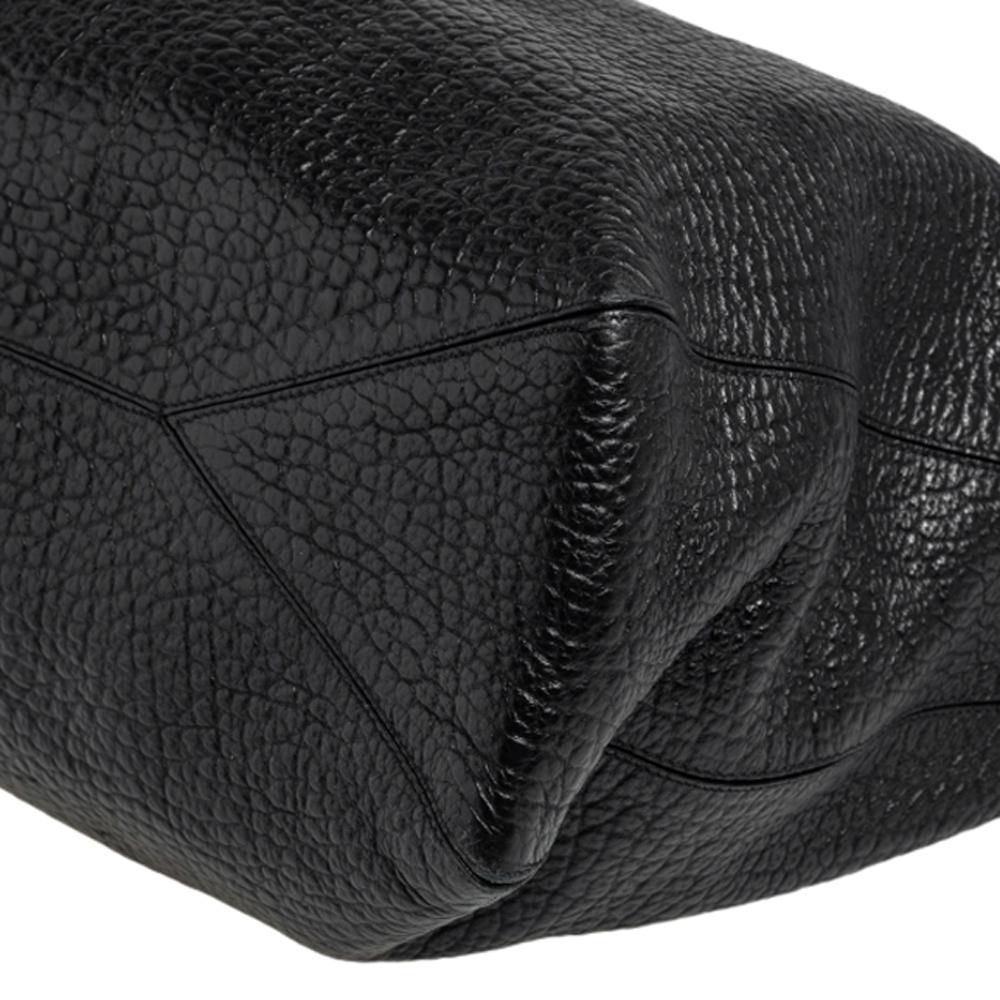 Lindburn Hobo aus schwarzem Traubenleder von Burberry 1