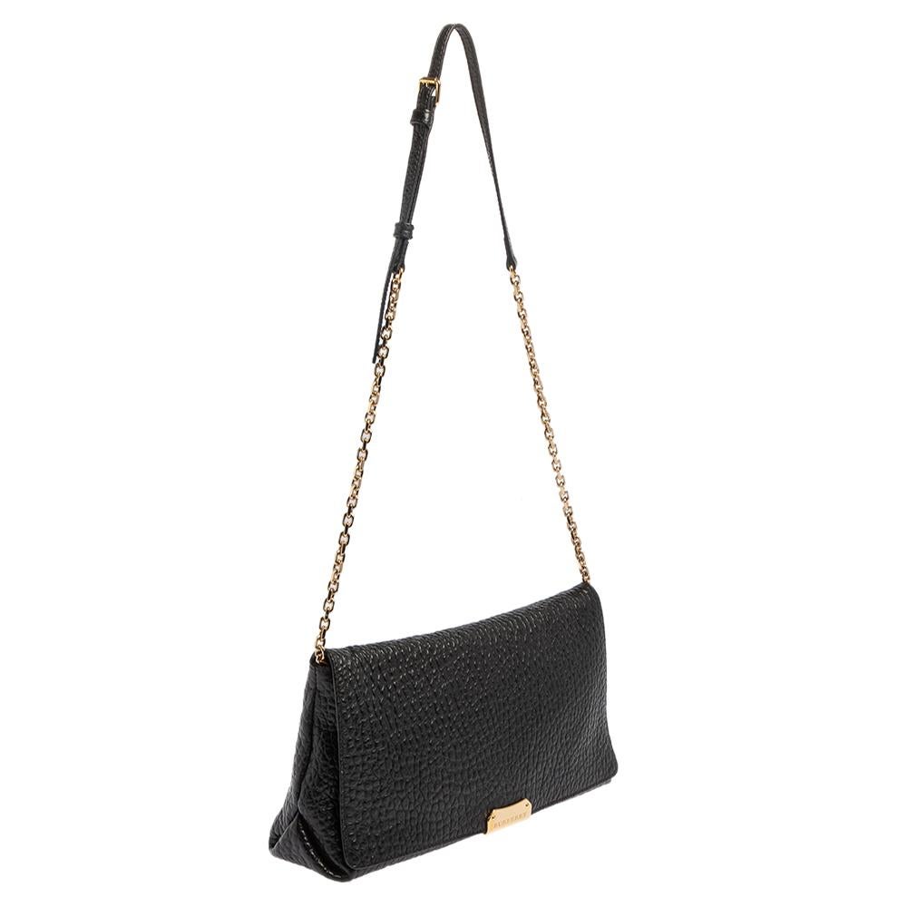 Burberry Schwarzes genarbtes Leder Langley Kette Umhängetasche Damen