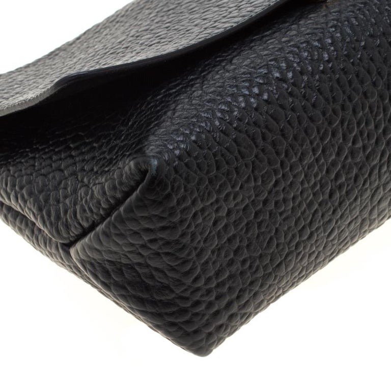 Burberry Black Grained Leather Langley Chain Shoulder Bag For Sale at