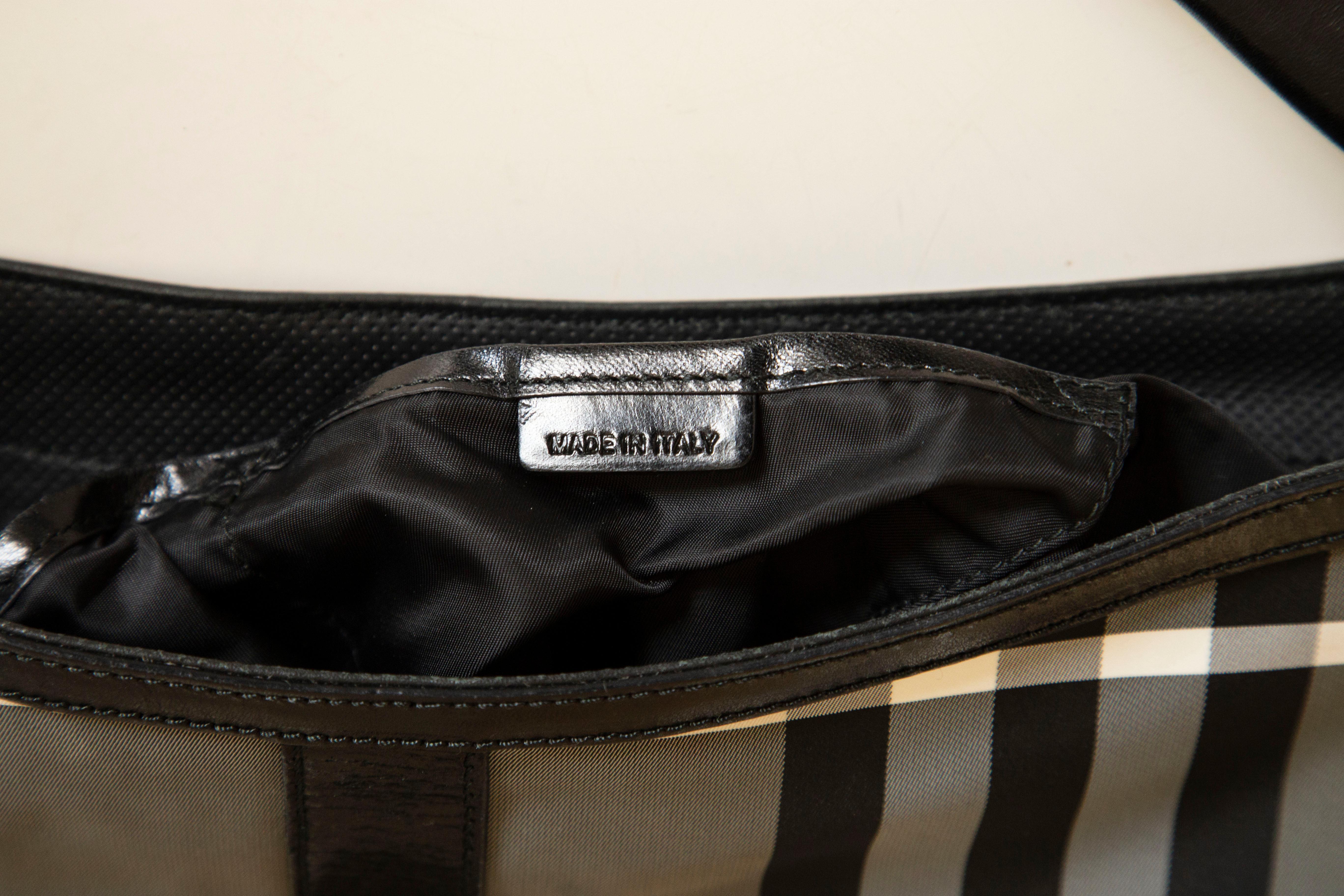 Burberry Black/Gray/White Nova Check Nylon and Black Leather Shoulder Hobo Bag For Sale 3