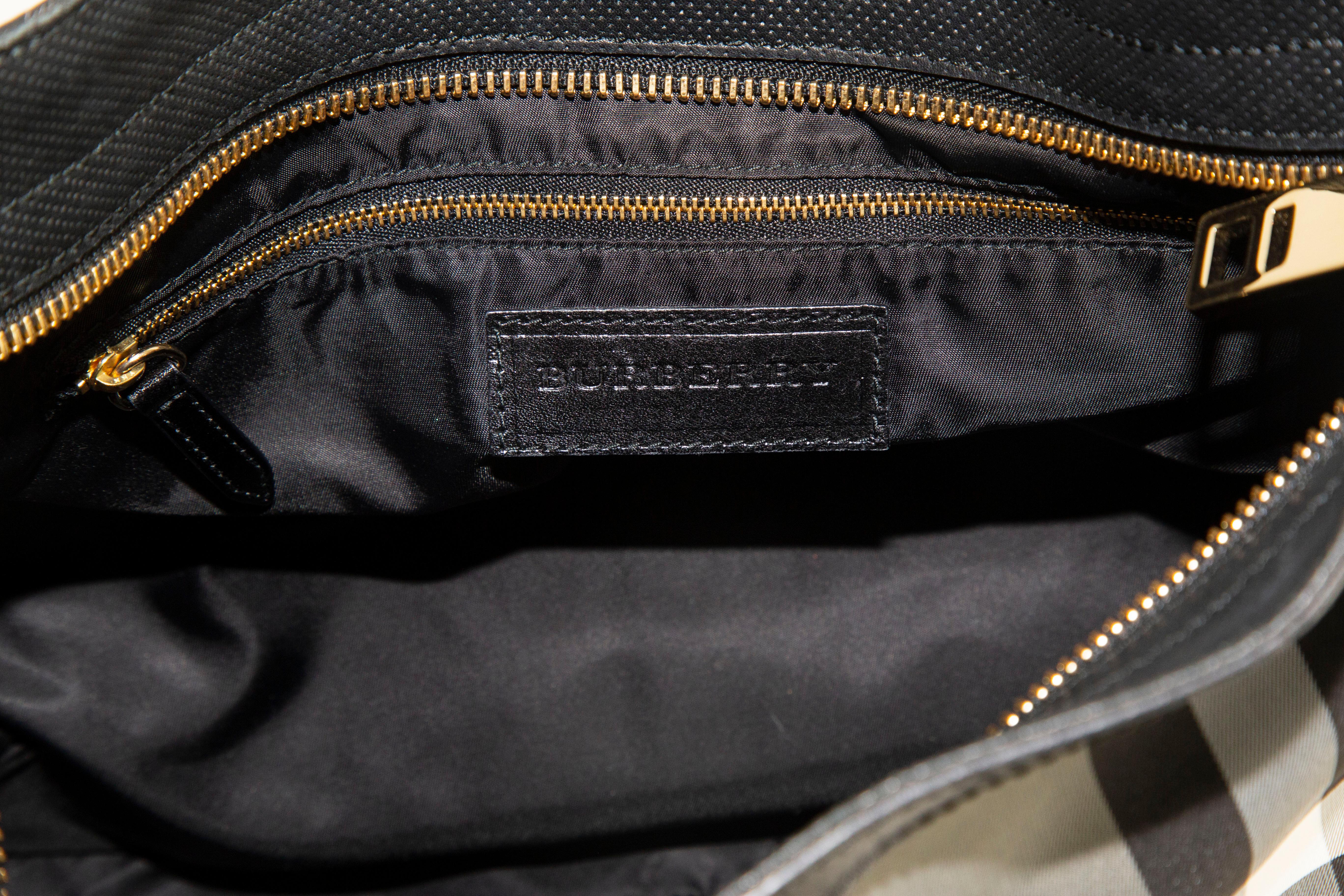 Burberry Black/Gray/White Nova Check Nylon and Black Leather Shoulder Hobo Bag For Sale 1