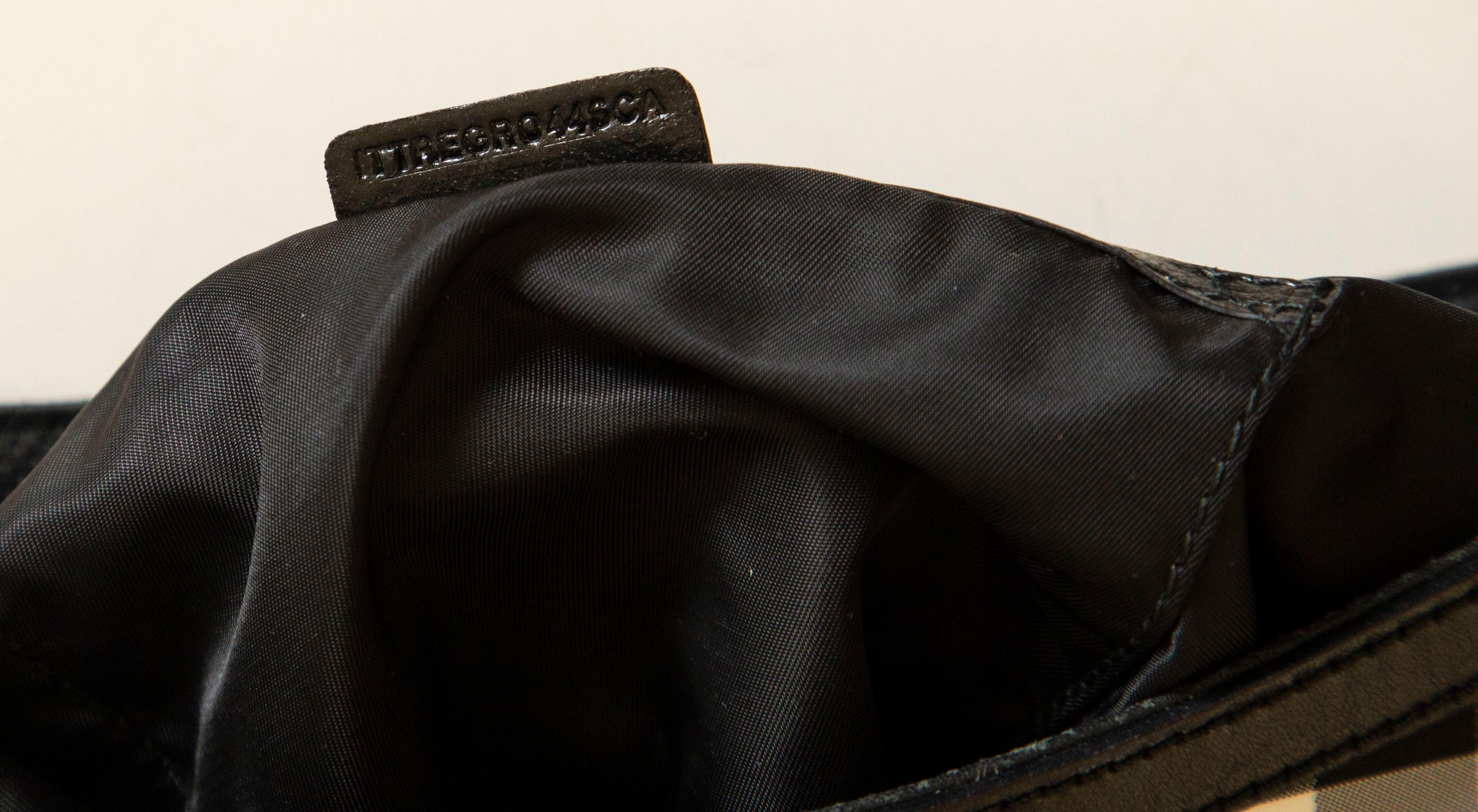 Burberry Black/Gray/White Nova Check Nylon and Black Leather Shoulder Hobo Bag For Sale 2