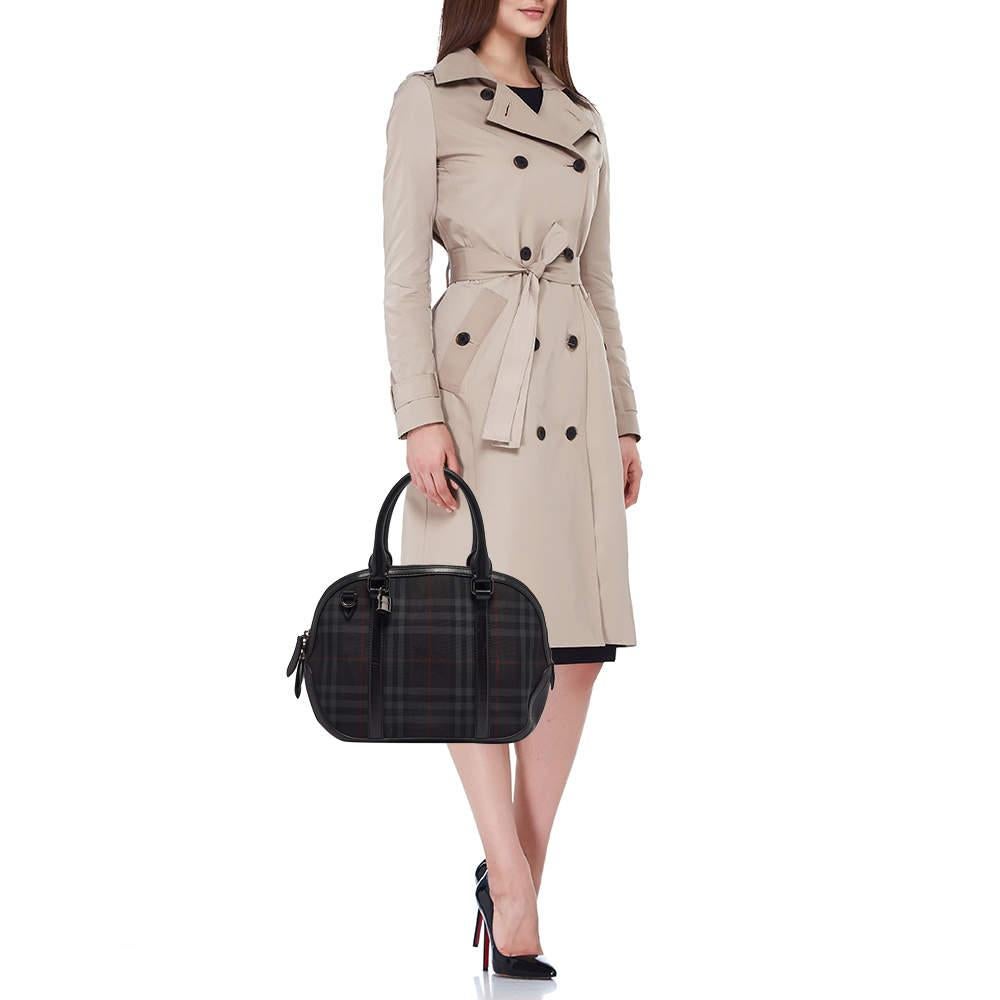 Designer bags are ideal companions for ample occasions Here we have a fashion meets functionality piece crafted with precision. It has been equipped with a well sized interior that can easily fit all your essentials.