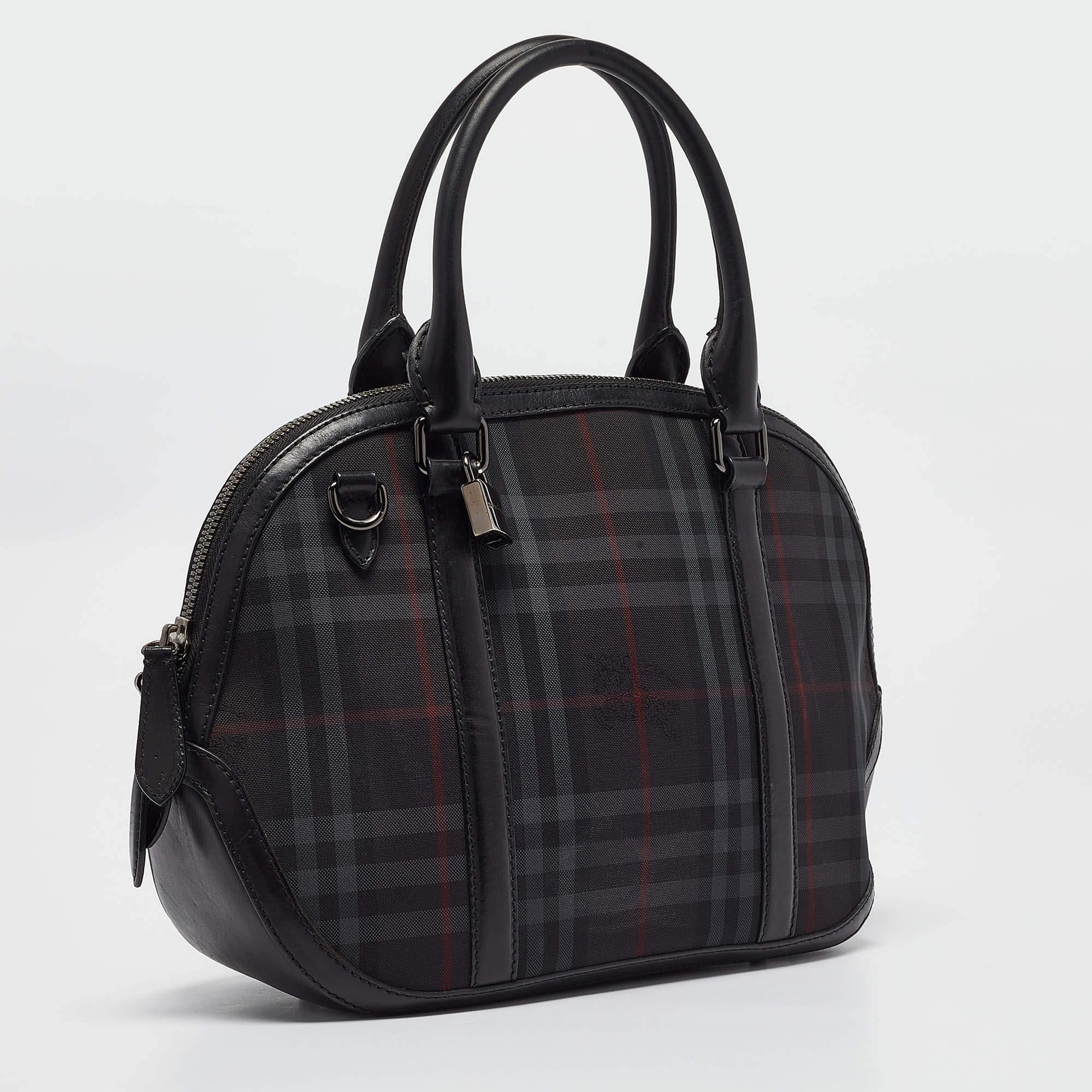 Burberry Black Haymarket Check Nylon and Leather Orchard Bag In Good Condition In Dubai, Al Qouz 2