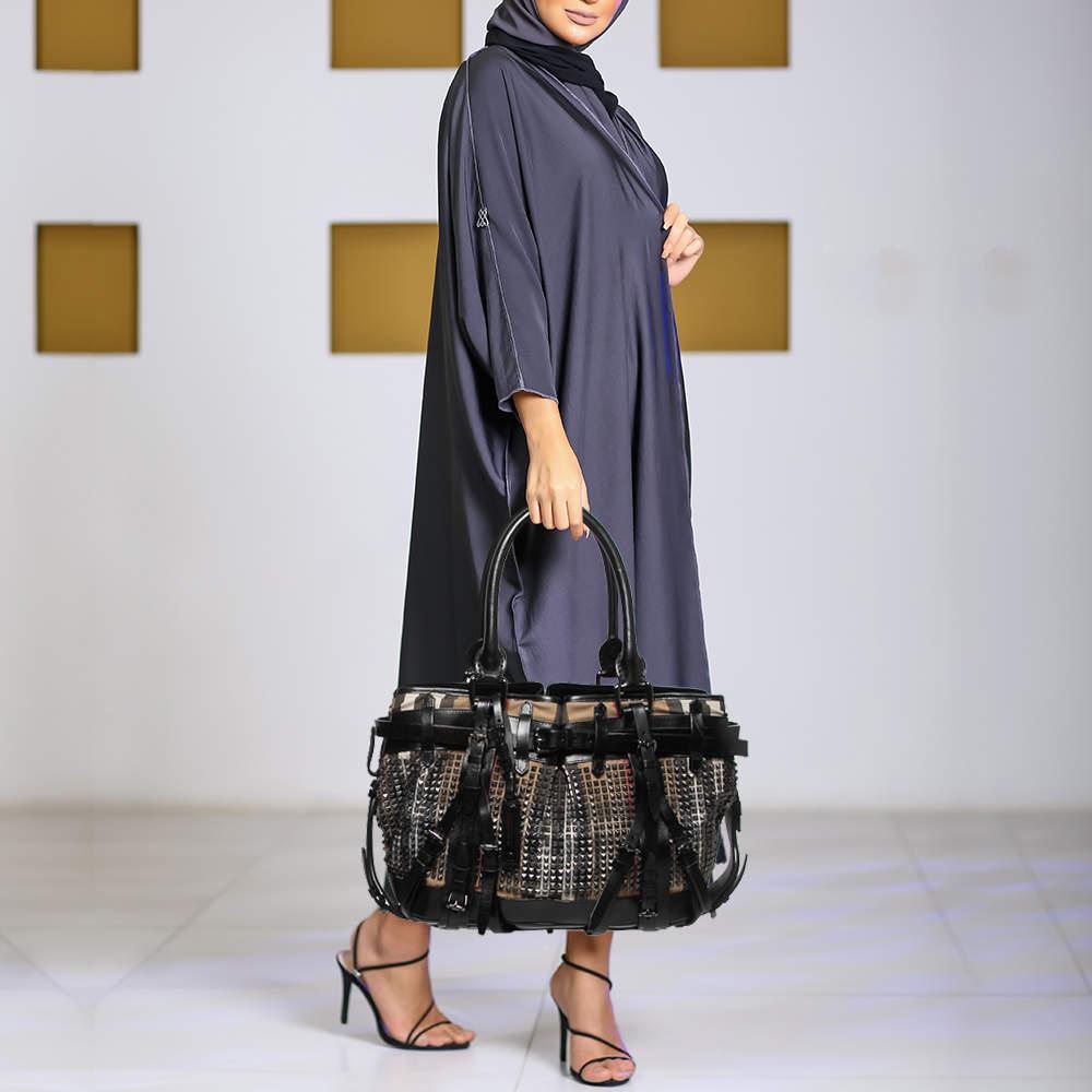 Burberry Black House Check Fabric and Leather Large Rowan Studded Tote In Excellent Condition In Dubai, Al Qouz 2