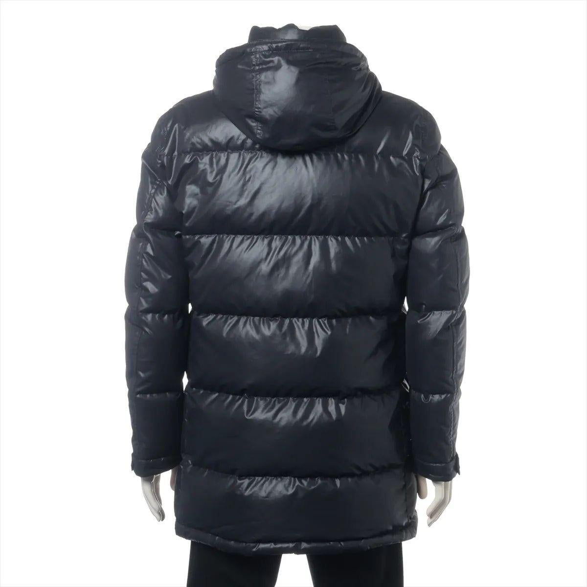 Burberry Black Label Polyester Down Jacket Black In Good Condition For Sale In Humacao, PR