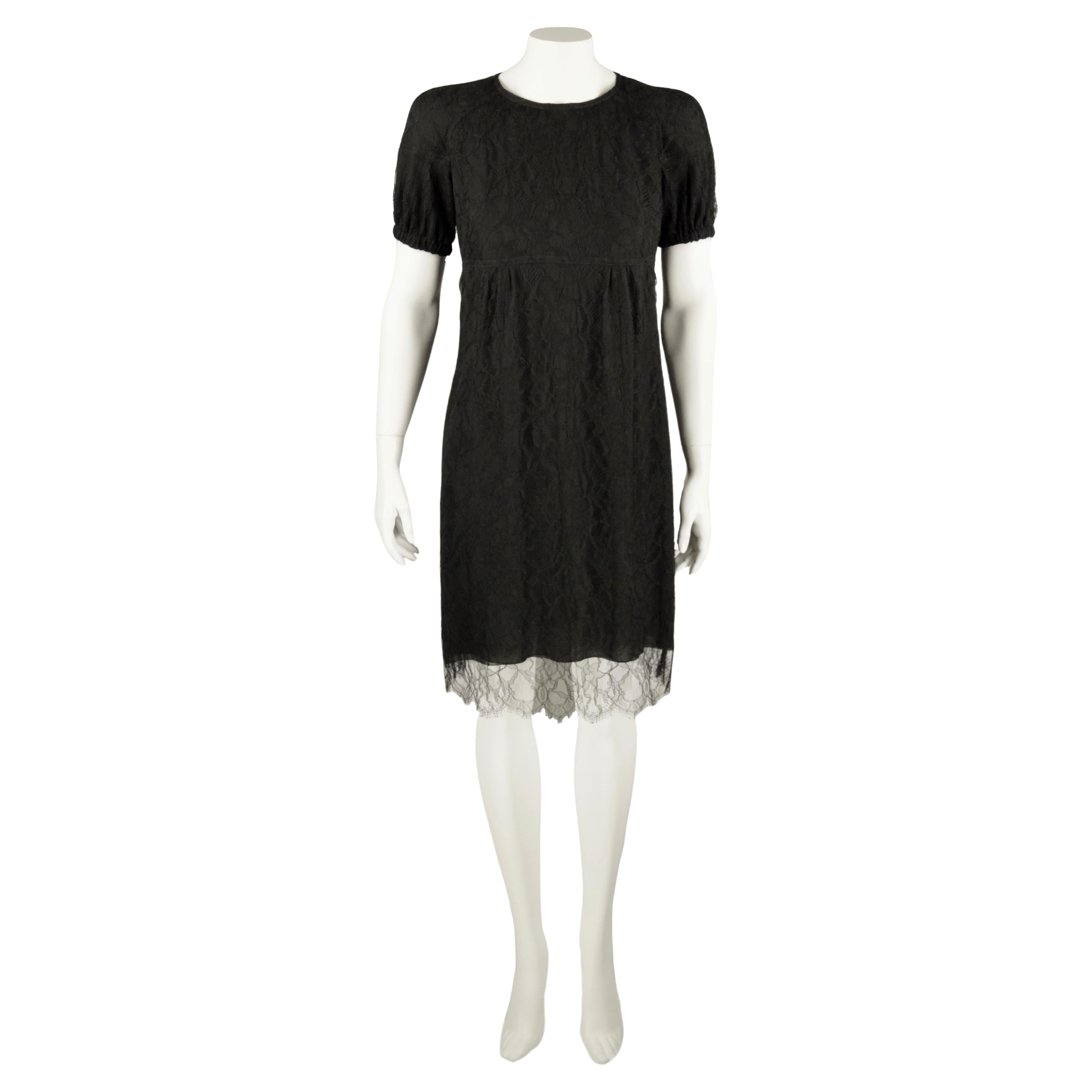 Burberry black lace dress For Sale