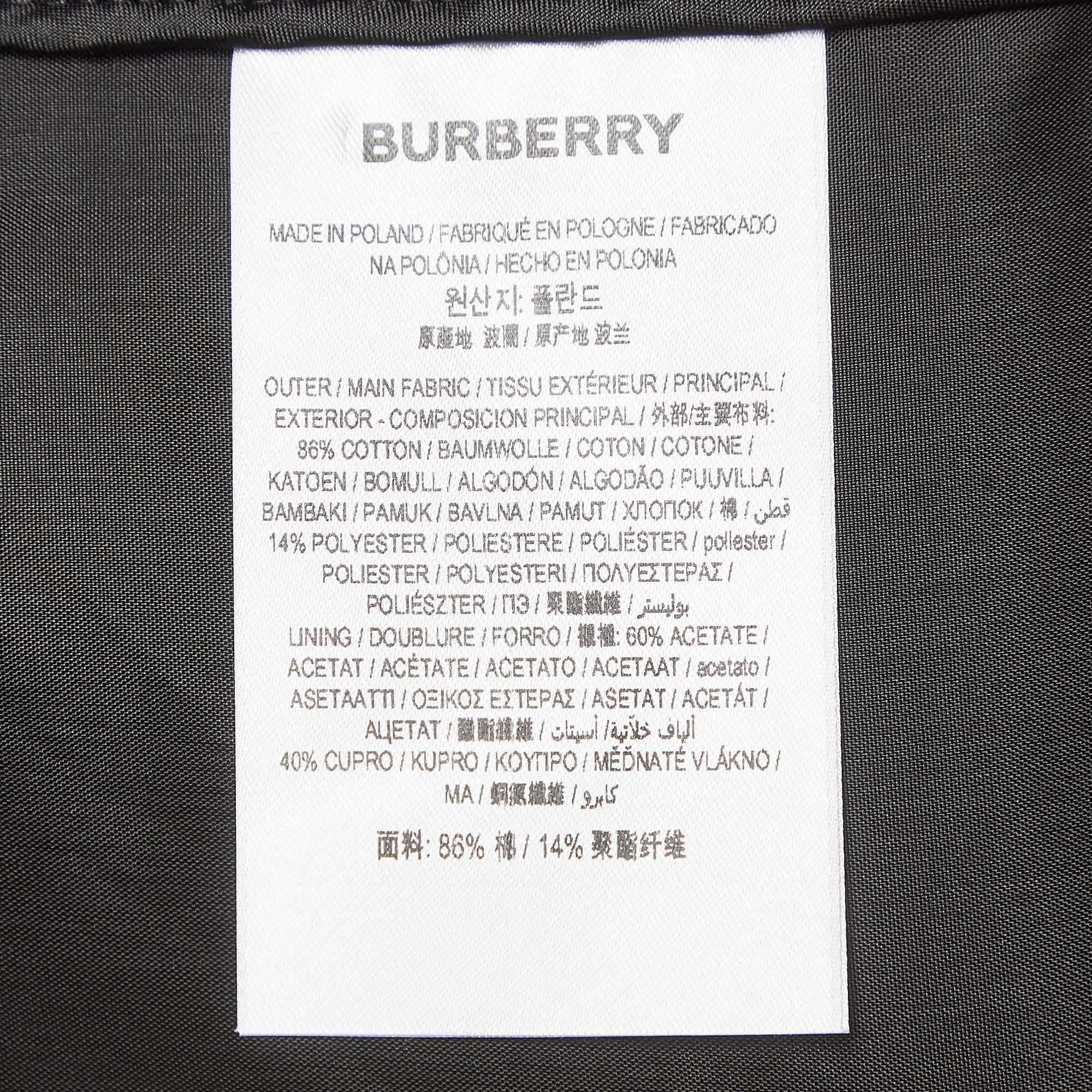 Burberry Black Lace Pencil Midi Skirt S In Excellent Condition For Sale In Dubai, Al Qouz 2