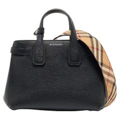 Burberry Schwarze Baby Banner-Tasche aus Leder