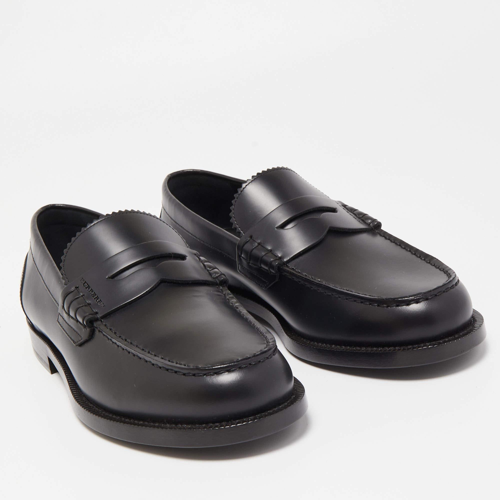 Burberry Black Leather Bedmont Penny Loafers Size 39.5 In New Condition In Dubai, Al Qouz 2
