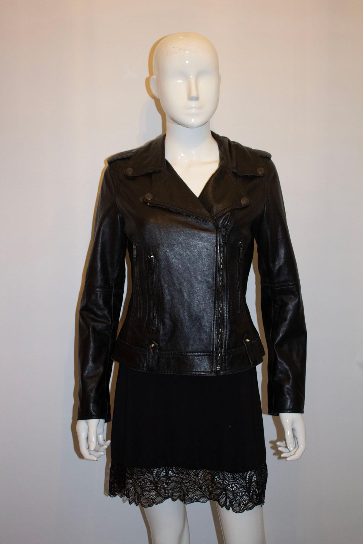 Women's or Men's Burberry Black Leather Bomber Jacket For Sale
