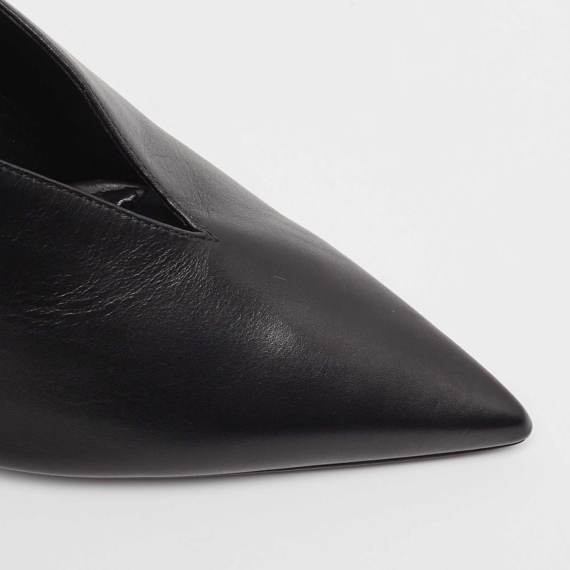 Burberry - Escarpins à chaîne en cuir noir Brierfield - Taille 36 en vente 2
