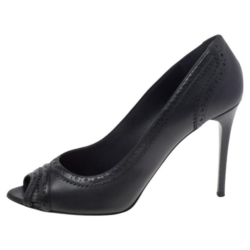 Burberry Black Leather Brogue Peep Toe Pumps Talla 41