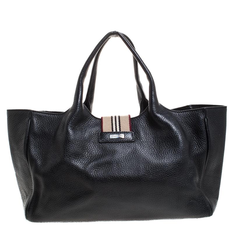 Burberry Black Leather Buckle Tote For Sale at 1stDibs