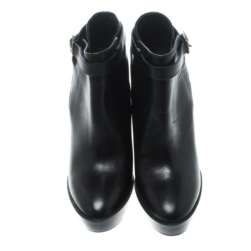 Burberry Black Leather Cross Strap Platform Ankle Boots Size 37 In Good Condition In Dubai, Al Qouz 2