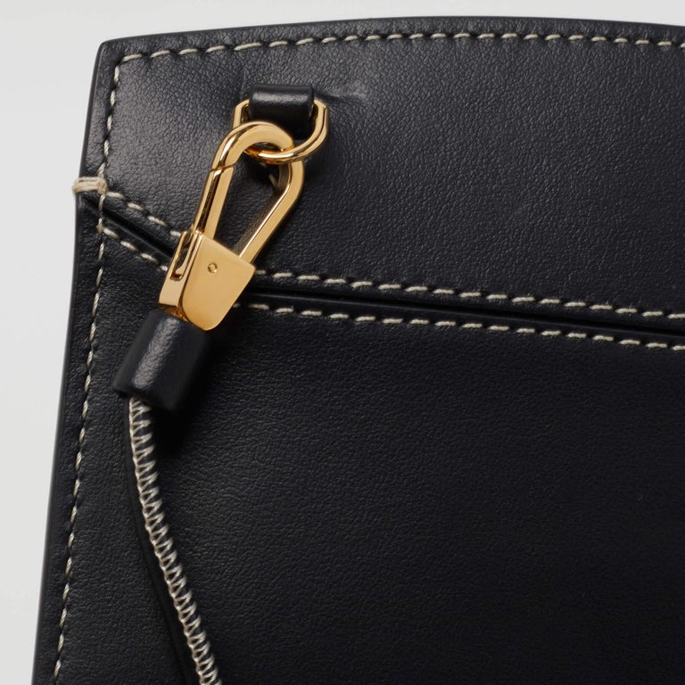 Burberry Black Leather Crossbody Bag For Sale at 1stDibs