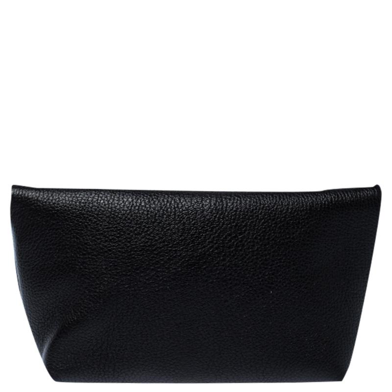 This Burberry clutch blends right into the tastes of women with a penchant for modern fashion. It is crafted from black leather and lined with fabric on the inside. The highlight, however, is the large safety pin, formally referred to as an